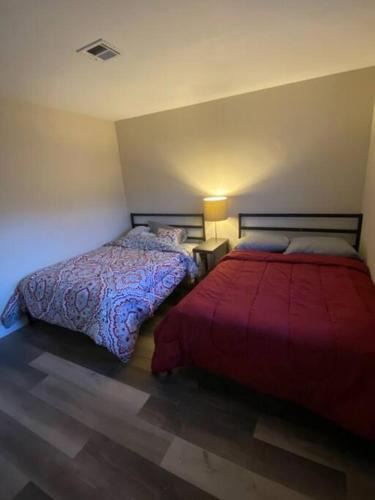 Downtown Las Vegas Apartment | condo in downtown free parking 4 mins frm Freemont