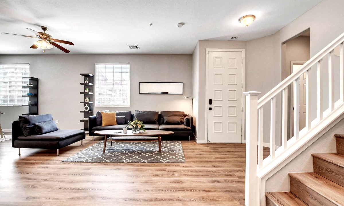 Lone Mountain Vistas House | Contemporary 3BR House Near DT Summerlin – 3 Miles