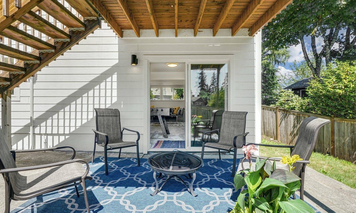 Inglewood-Finn Hill House | Contemporary Kirkland Gem Welcomes you Home