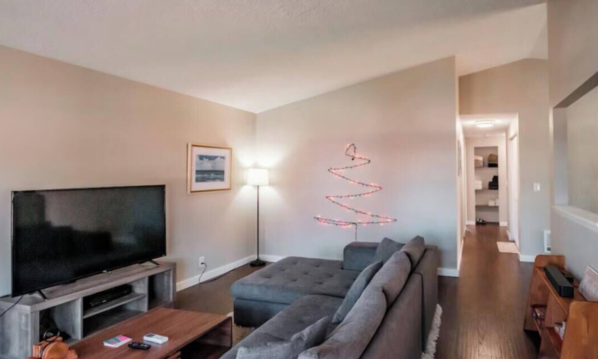 Sunnyslope House | Cozy 3BR/2BA home near Willamette Valley Vineyard!