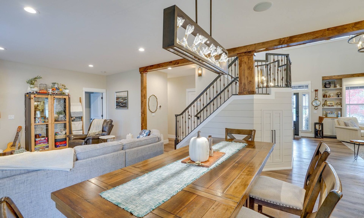 Southern Crossing House | Cozy Bend Home - Walk to Old Mill District!