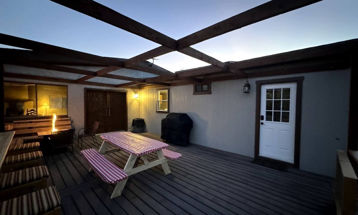 Rimrock House | Cozy Creekside Cottage with Deck and Fire Pit in Camp Verde, Arizona
