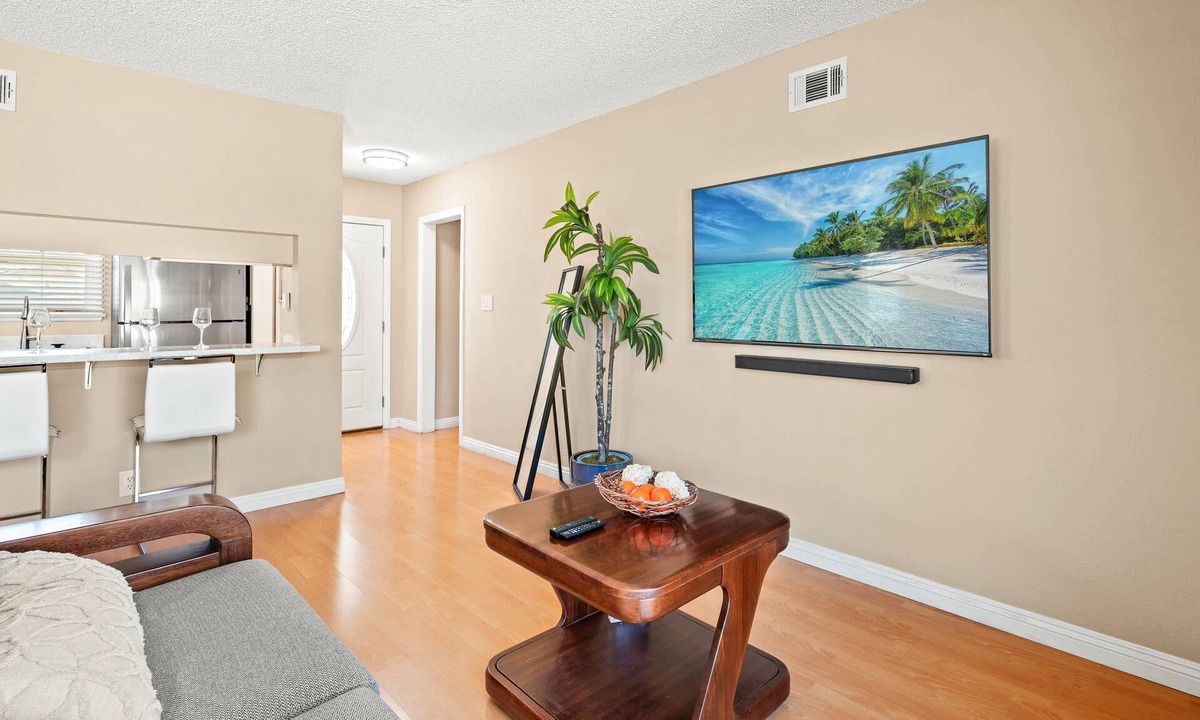 Upland House | Cozy Getaway Bright Clean Fully Equipped