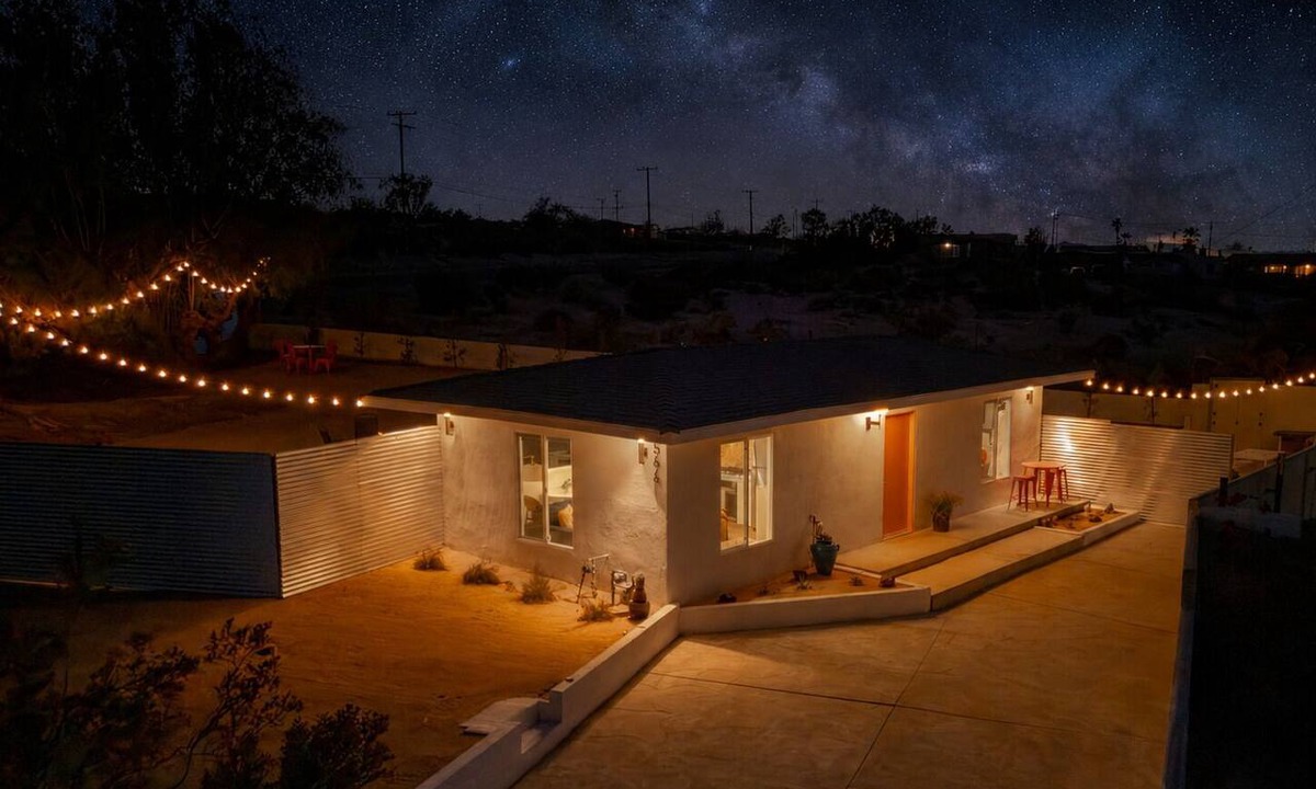 Twentynine Palms House | Cozy Getaway, Fire Pit & Stargazing Near Joshua Tree National Park, Relax & Work