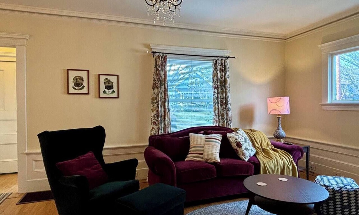 Irvington House | Cozy, Historic, Portland home.