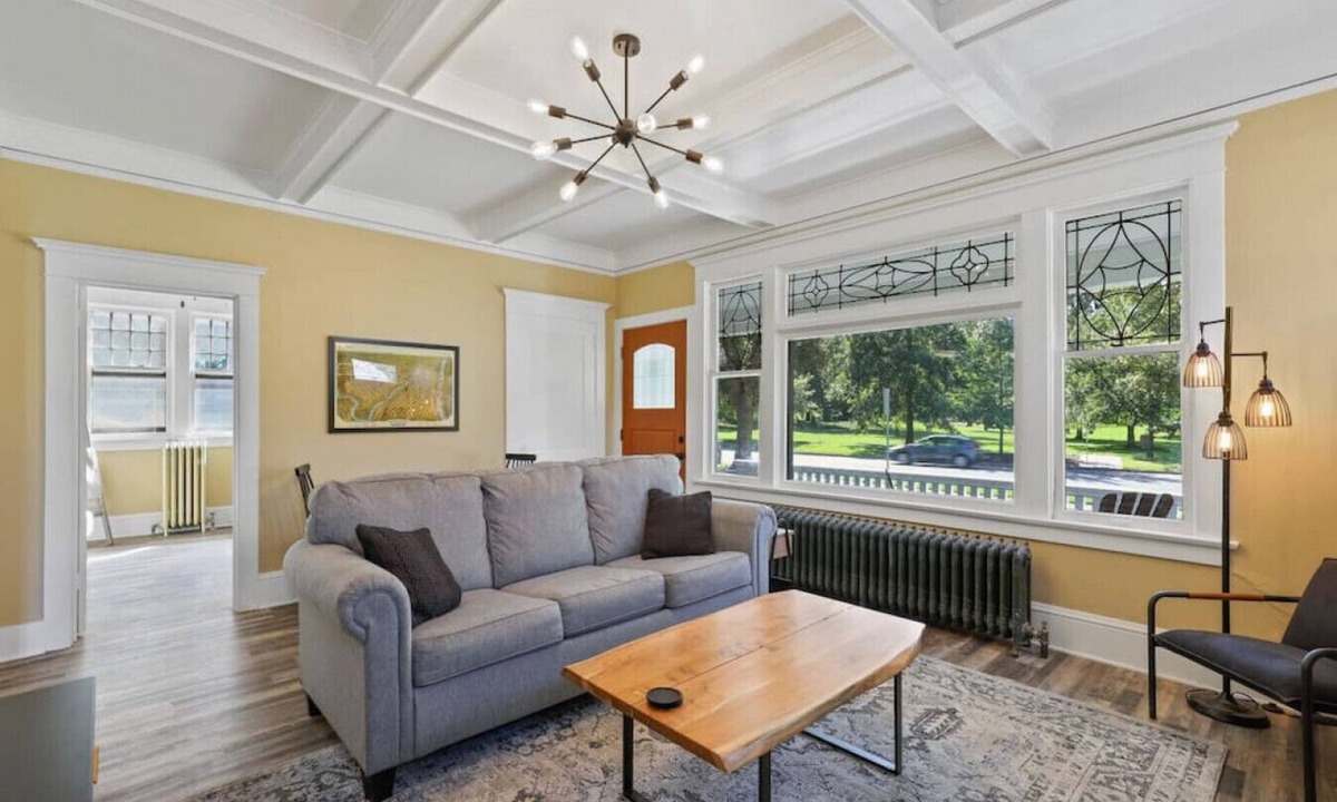Manito House | Cozy Home Overlooking Manito Park + Free parking!