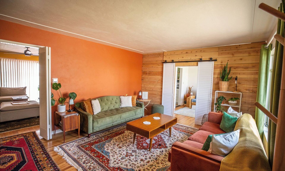 Oak Park House | Cozy Home with Downtown View - 10 min drive to downtown!