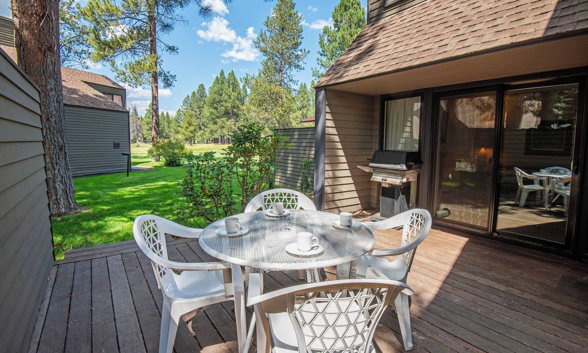 Overlook Park House | Cozy Lodge close to SHARC with Passes, A/C, Dog Friendly