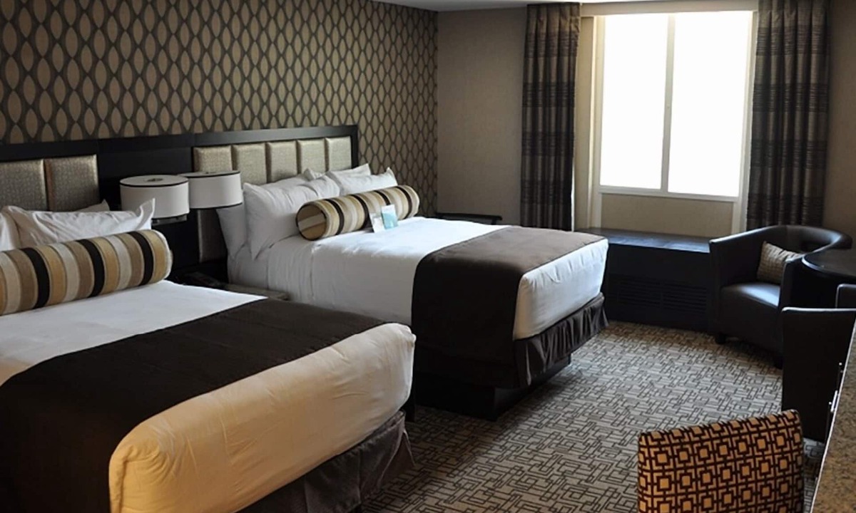 Sunrise Manor Hotel | Cozy & Modern Stay Near the Vegas Action – Pool Access