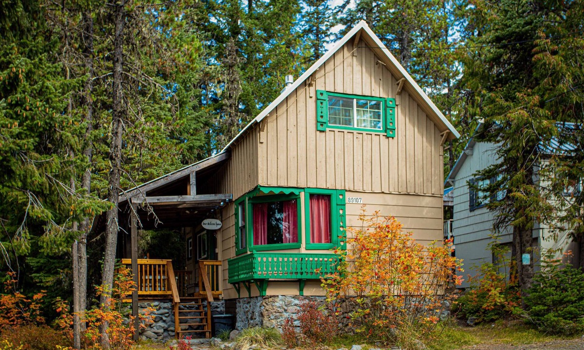Government Camp Cabin | Cozy Mountain Cabin with Full Kitchen - Close to Town, Skiing & Hiking Trails