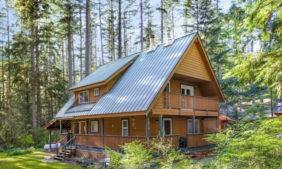 Warnick Cabin | Cozy Mt. Baker Cabin Hot Tub + Forest Retreat