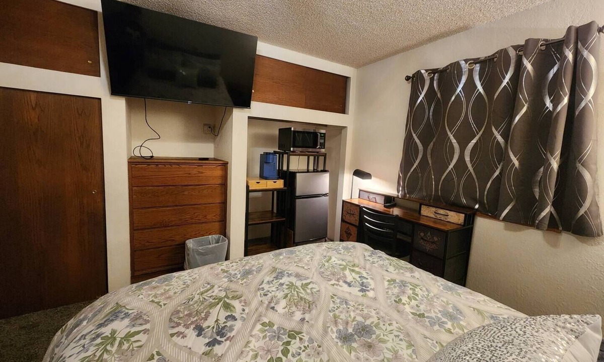 Kent Bed & Breakfast | Cozy One Bedroom and Private Bathroom