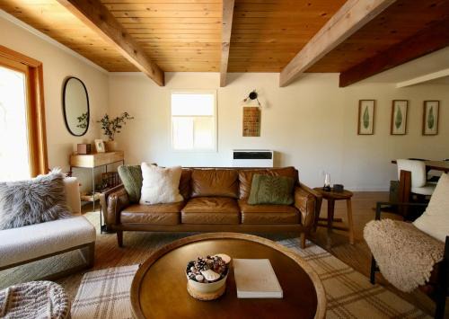 Arrowbear Lake House | Cozy Renovated Cabin with Hot tub and EV & Amenities