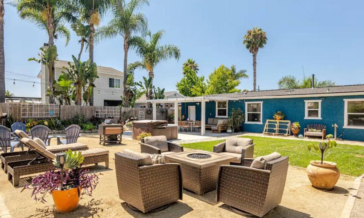 Bay Ho House | Cozy San Diego Family Beach Oasis, Central to Zoo, HotTub, Fire Pit, Games, BBQ