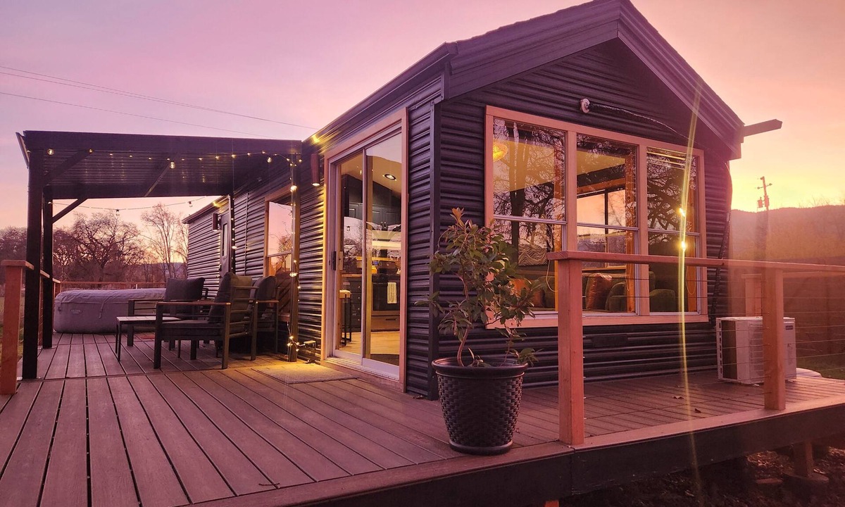 Covelo House | Cozy Tiny Home + Hot Tub | Oak trees, Trail & View