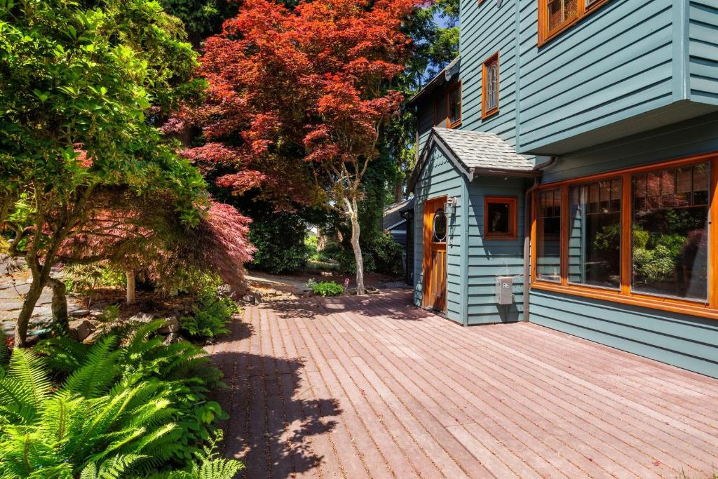 College Hill House | Craftsman Grove - 10 Minutes to Campus home