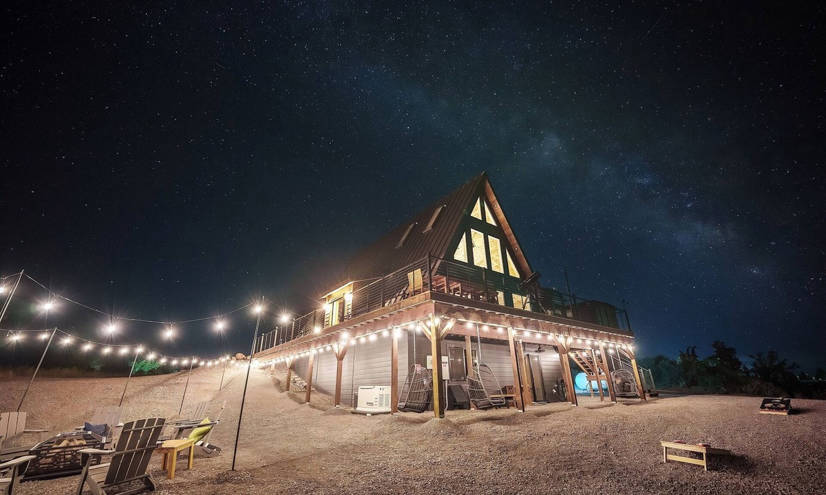 Chiloquin Cabin | Crater Lake Aframe-GameRoom-Theater-Hot Tub-Views