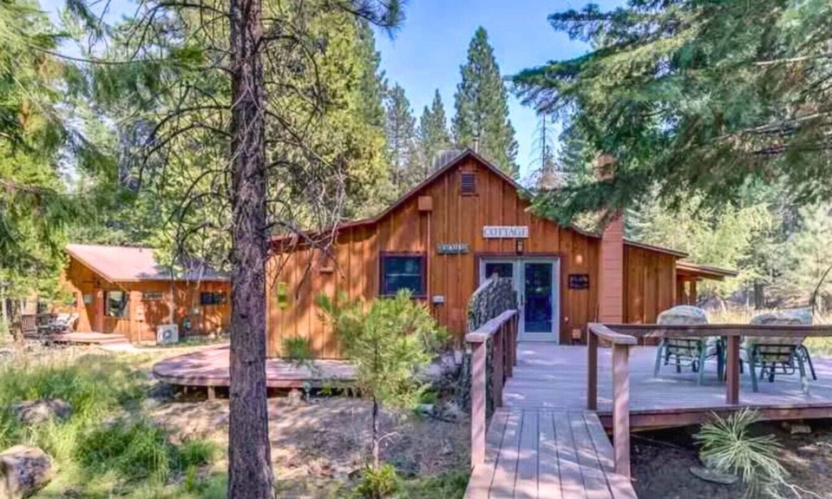 Susanville House | Creekside Retreat on 10 Acres Generator Fast WiFi