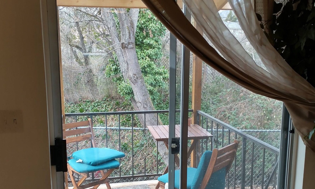 Grants Pass Apartment | Creekside Retreat
