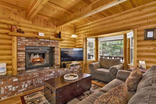 Eagle Mountain Estates House | Cub's Cabin/Charming 3-Bedroom Log Cabin Near Big Bear Lake
