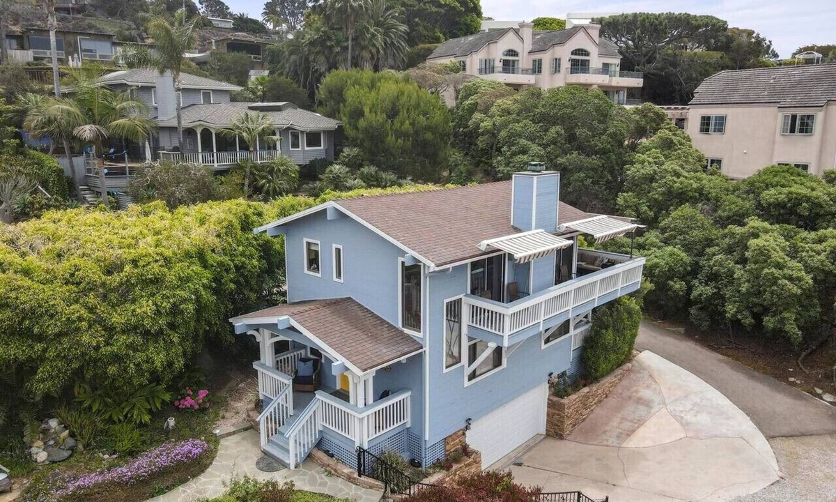 Del Mar House | Darling Beach Cottage, Ocean Views, central