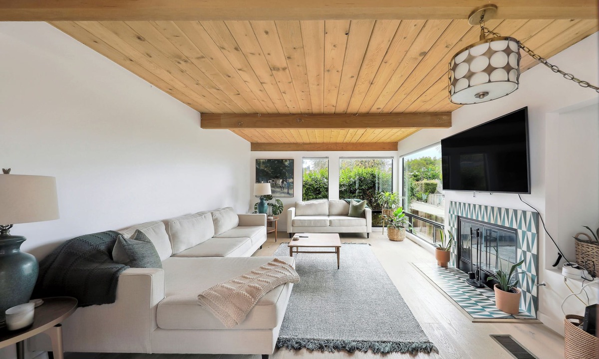 Del Mar Heights House | Del Mar LoveShack near Torrey Pines State Beach, Hiking, & Golf Course