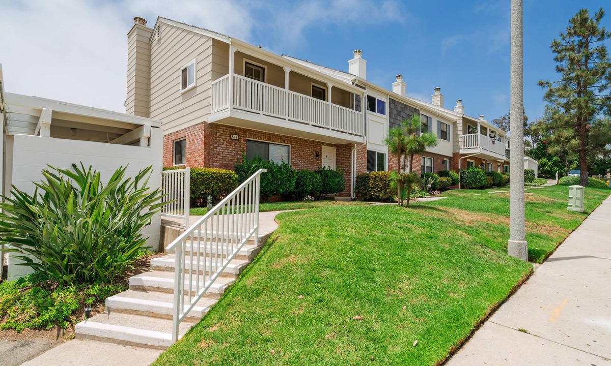 Solana Beach House | Del Mar/Solana Beach Home Directly Across from the Race Track!