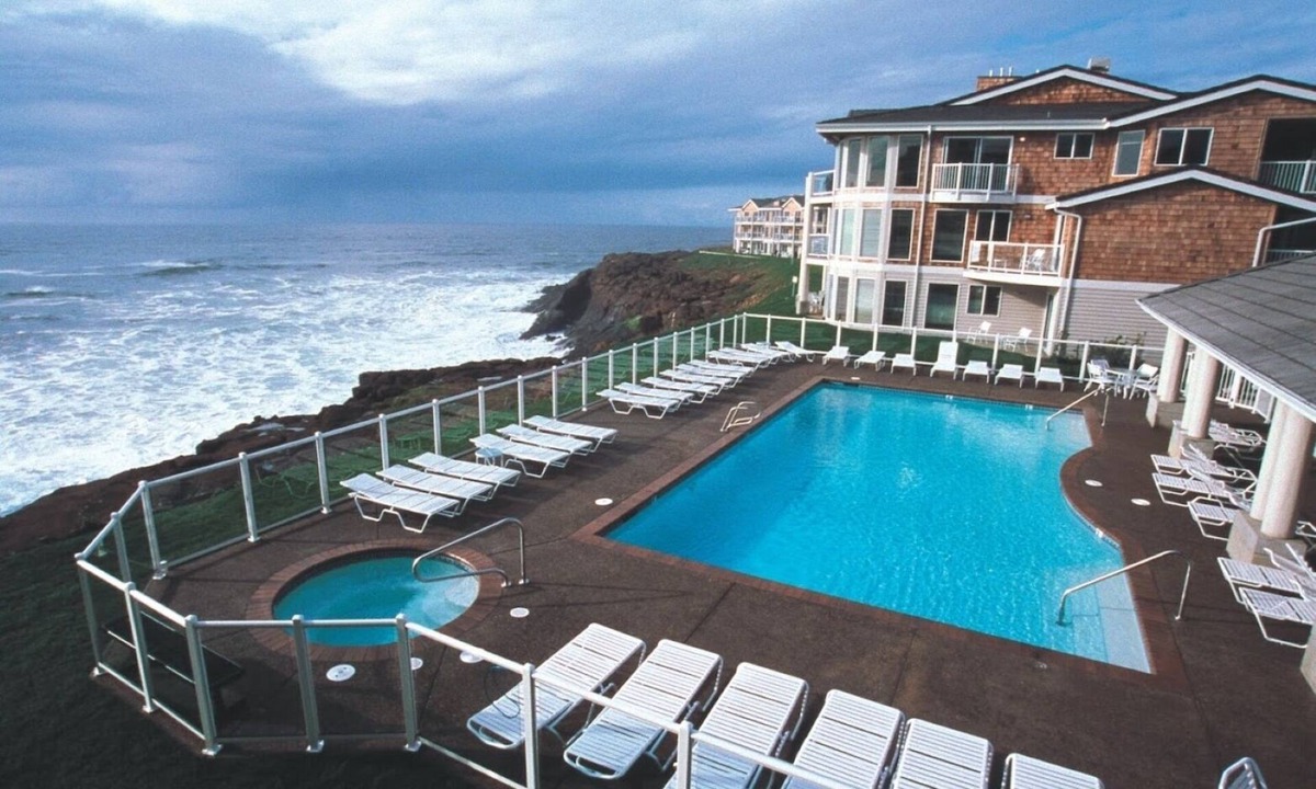 Logsden Resort | Depoe Bay | Family Coastal Stay | Pool + Hot Tub | 2BR