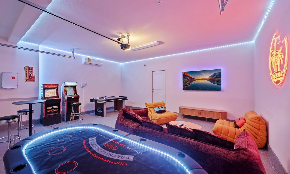 Coachella House | Desert Resort Game Room Heated SwimUpBar Geyser