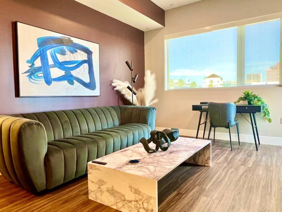 Hollywood Apartment | Designer Hollywood Penthouse with Private Balcony on Sunset