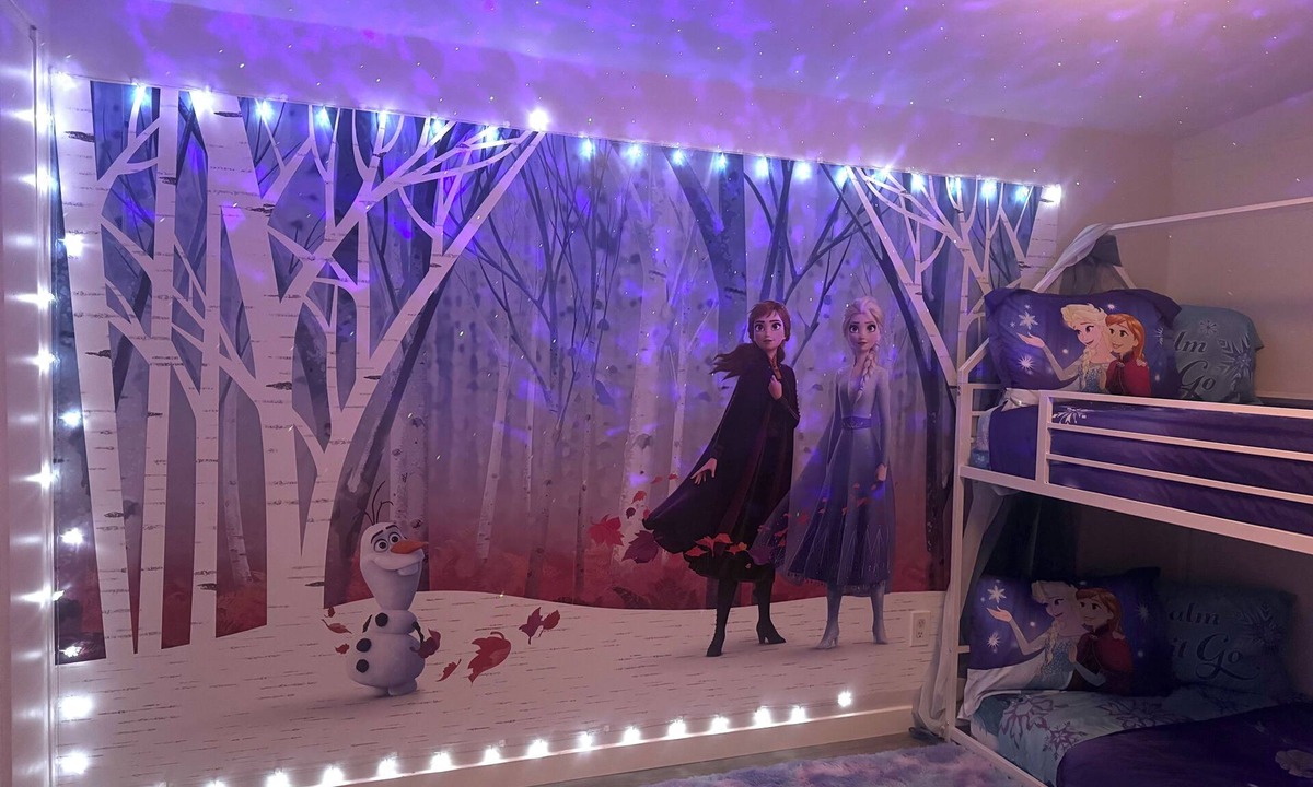 Southwest Anaheim House | Disney-Themed Home w Bunk Beds 7 Min to Disneyland Sleeps 10