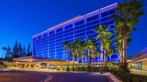 Anaheim Resort Hotel | Disneyland® Hotel