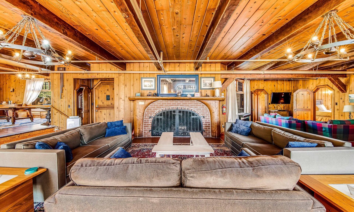 Gearhart House | Dog-Friendly Home with Sea Views on Little Beach and Half-Mile to the Ocean