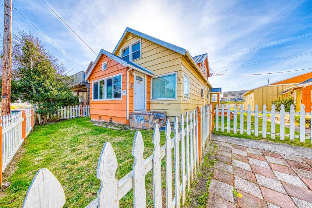 Rockaway Beach House | Dolphin 1