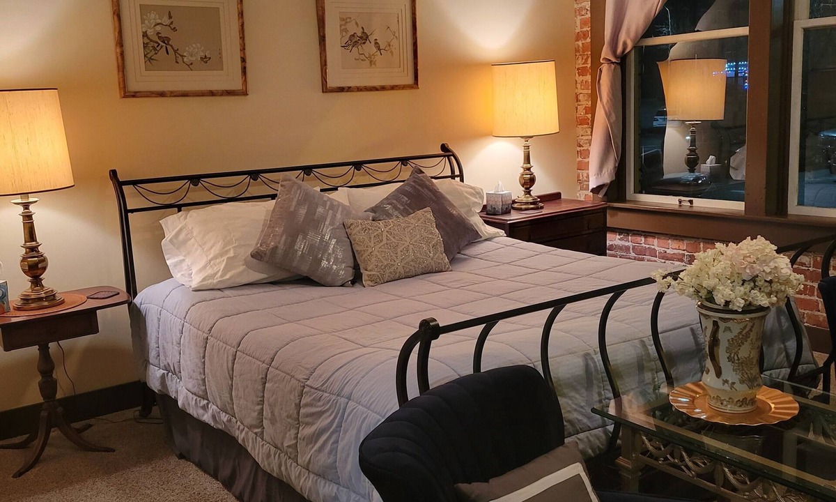 Wenatchee Apartment | Downtown Cozy Castlerock Suite