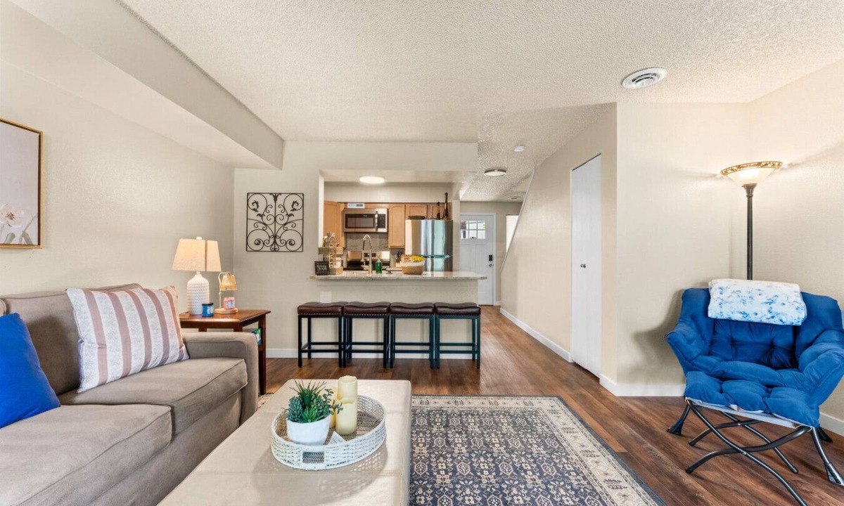 Eagle Villa | Downtown Eagle Haven