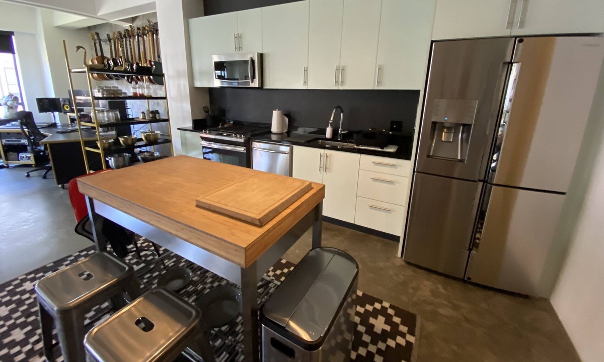Downtown Los Angeles Apartment | Downtown Los Angeles Modern Large Corner Unit Loft