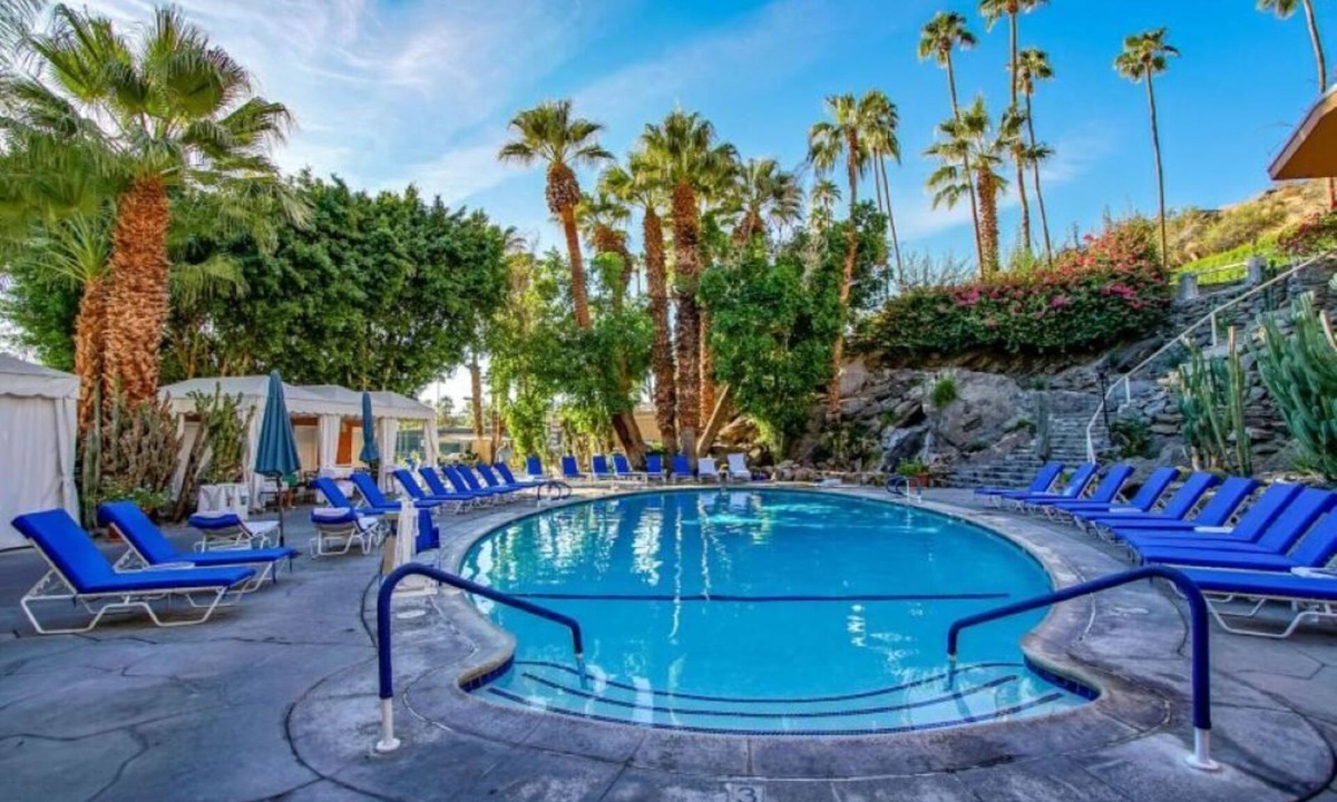 Historic Tennis Club Resort | Downtown Palm Springs Resort - Sleeps 4! Coachella-Easter week.