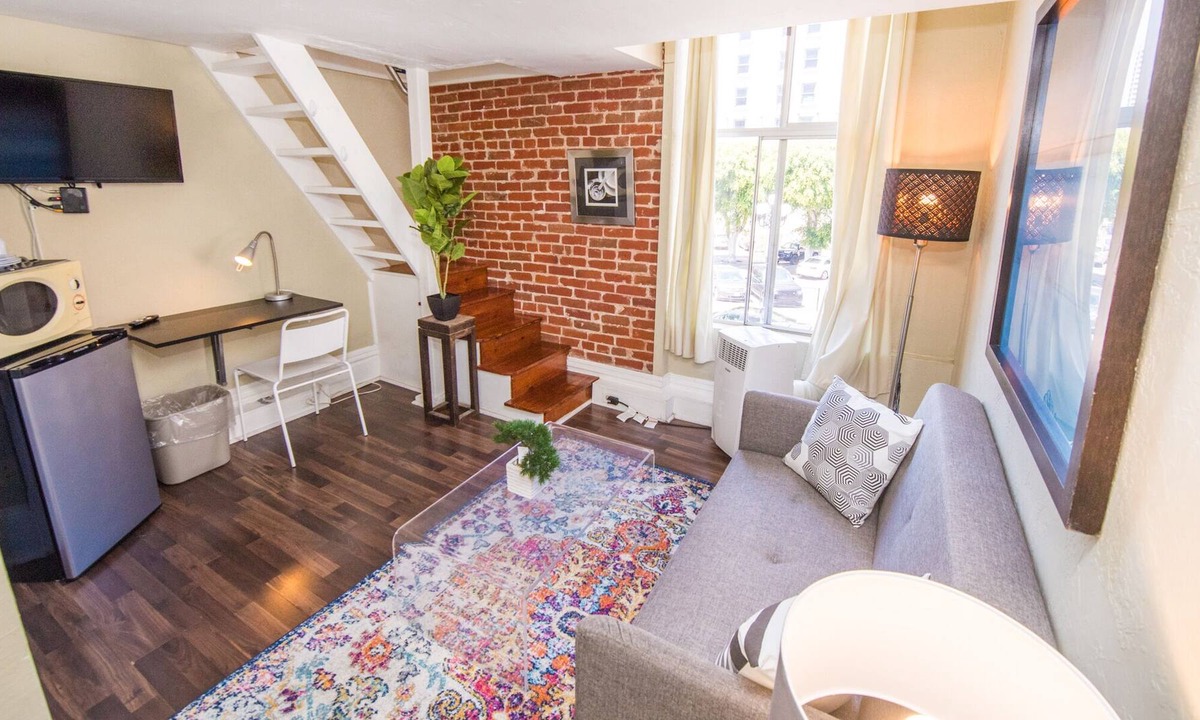 East Village House | Downtown San Diego Studio for 2!