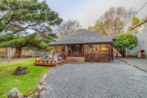 Manzanita House | Driftwood Cottage MCA 491 - Meredith Lodging