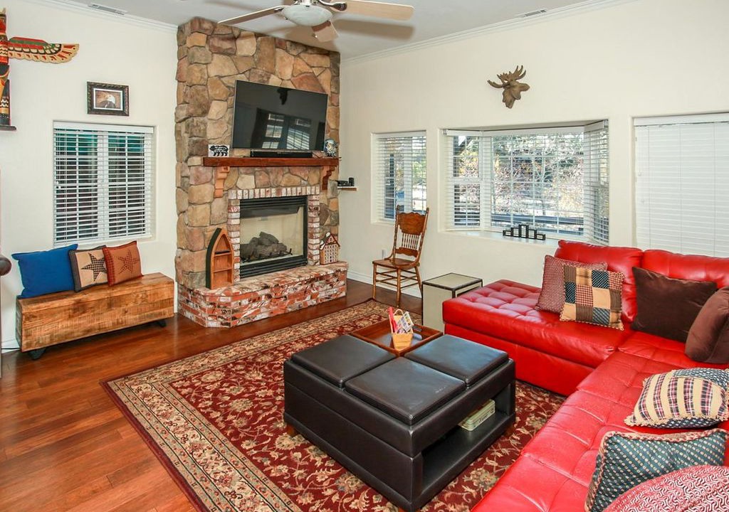 Whispering Forest House | Eagle Mountain Relaxing 3BR Lower Level Only / Jetted Spa Tub / Essentials