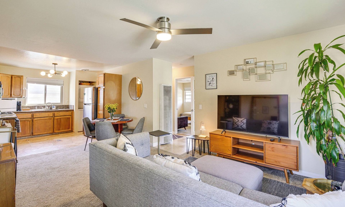 Roseville - Fleet Ridge Condo | Easy Beach & Airport Access! San Diego Getaway
