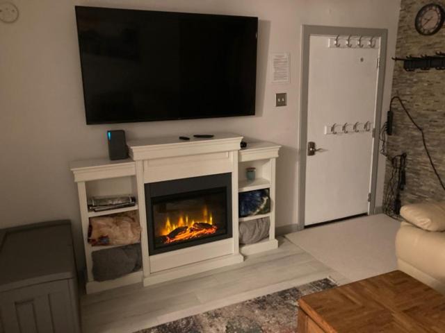 Brian Head Apartment | Edelweiss Getaway next to AlpenGlow chair