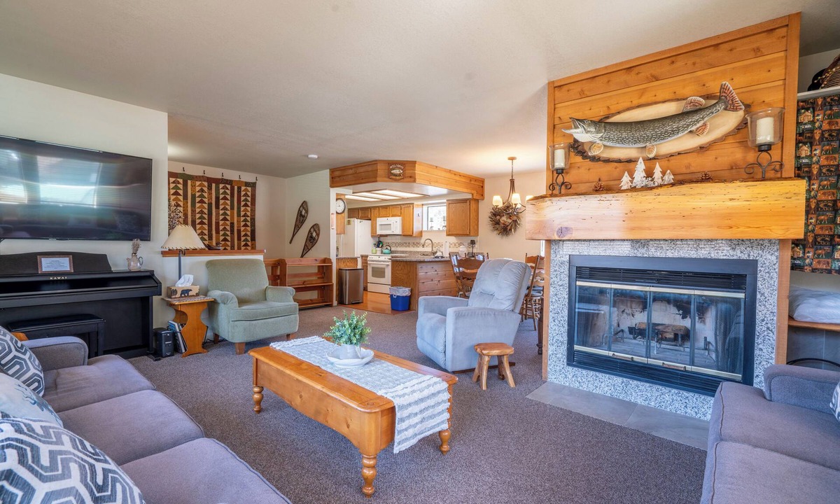 June Lake Condo | Edgewater #2 Lakeview, Upper unit with upgrades!