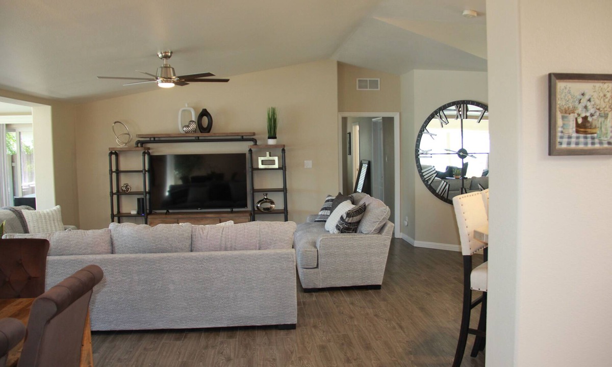 Clearlake House | Edgewater is a lakefront secluded and quiet house, excellent location and views.