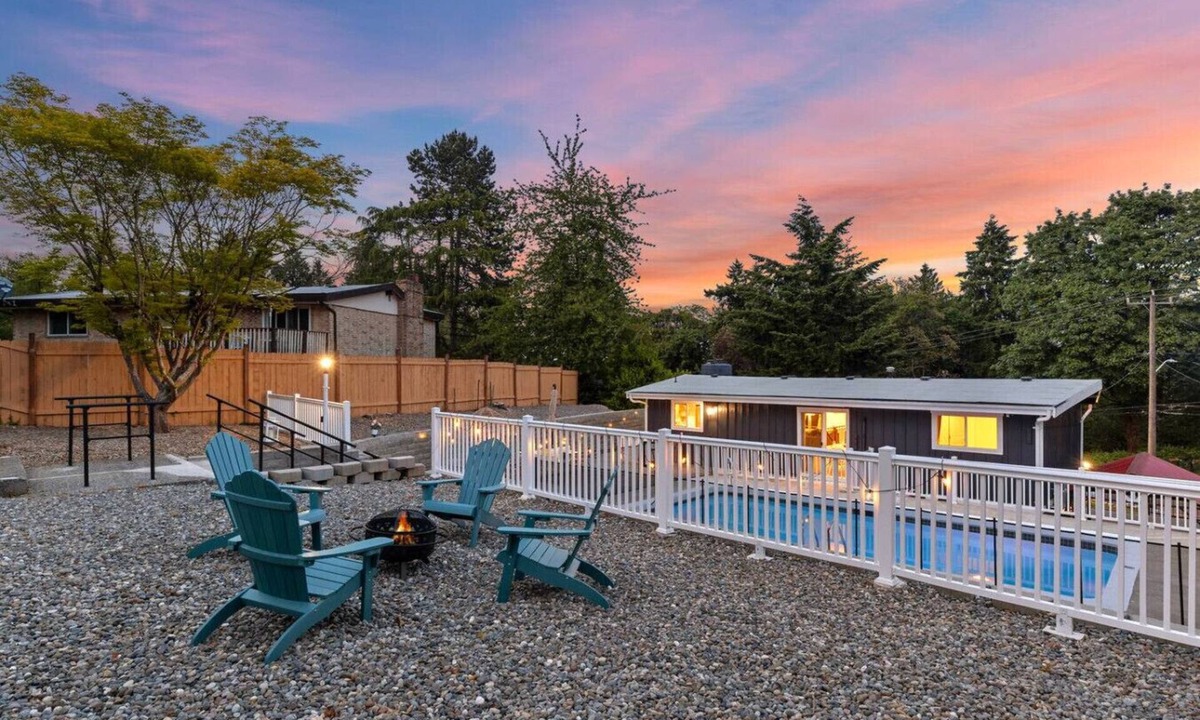 Highline House | Elegant 4BR/3BA Villa Hot Tub & Resort Perks Pool Closed for Winter