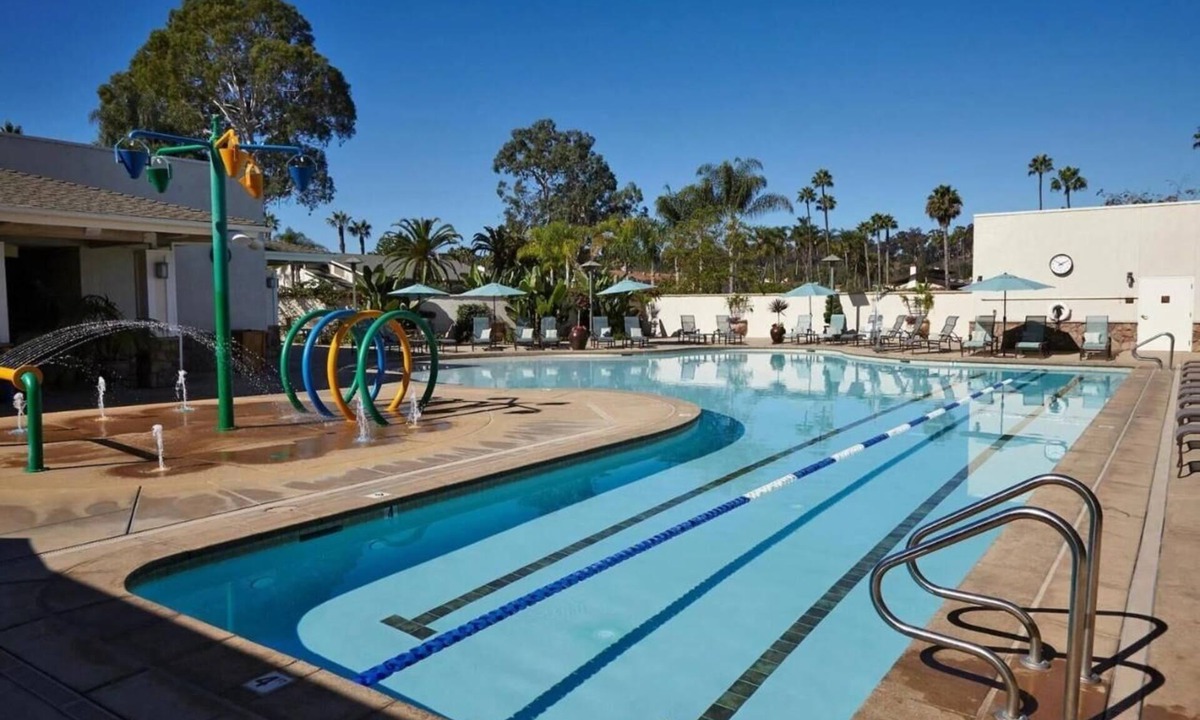 Rancho Santa Fe Hotel | Elegant Club King Retreat with Scenic Golfside Setting