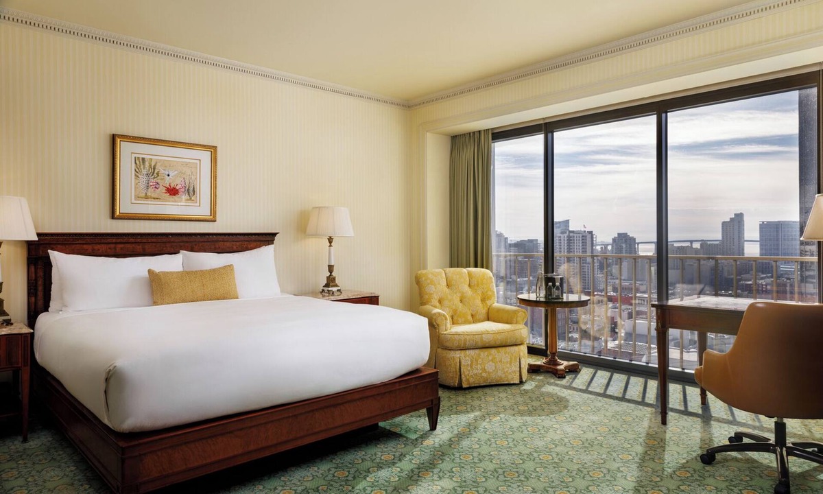 Downtown San Diego Hotel | Elegant King Suite | Westgate Hotel | Poolside Ambience | Central San Diego