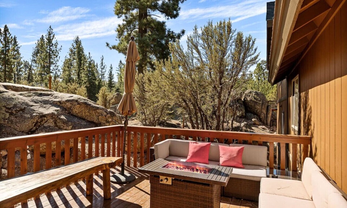 Eagle Mountain Estates Cabin | Enchanting Escape | Hot Tub, Fire Pit & Game Room