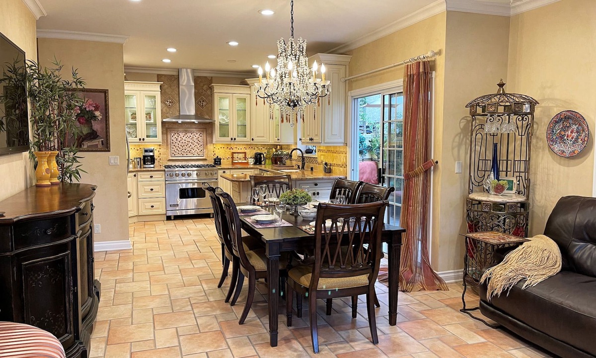 North of Wilshire House | Enjoy luxurious, unique home in prime Santa Monica at a great intro price.